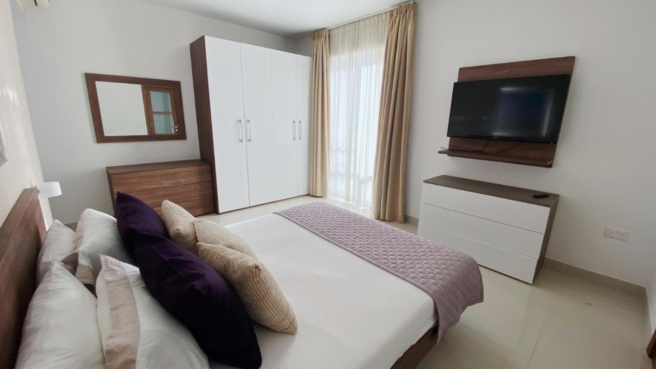 Point Sliema Sea Front Apartment Exterior photo